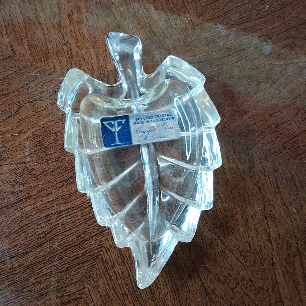 Vintage Crystal Leaf Dish - Jewleryl